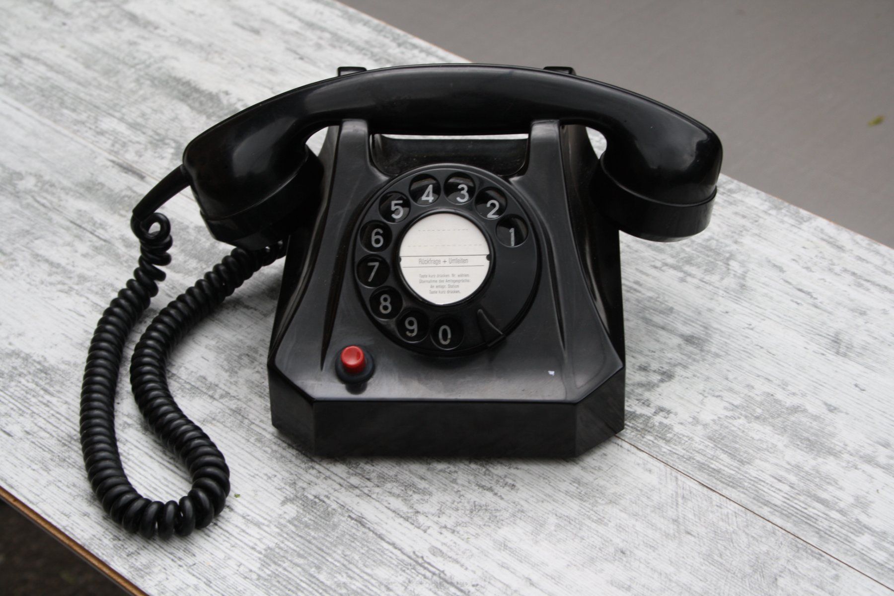Telefoni: TELEFON VINTAGE MIT WÄHLSCHEIBE – Usato da Wauwil venduto da Pneuedy