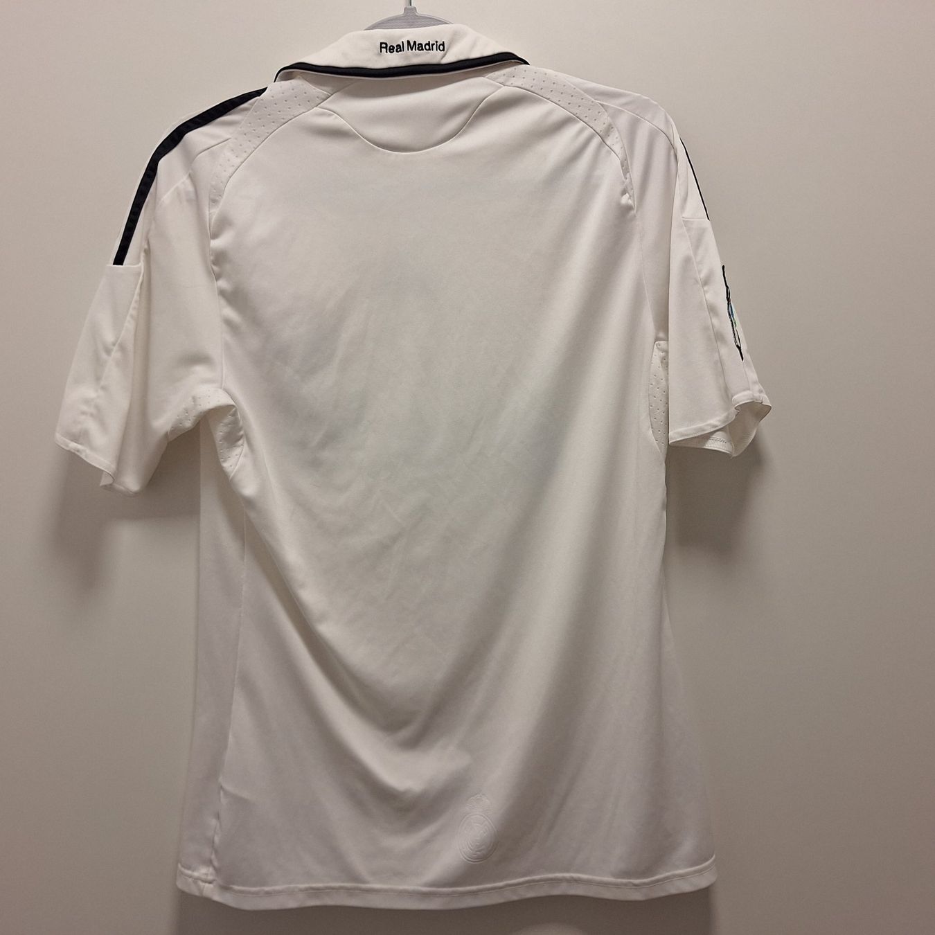 Adidas Canottiere & Pantaloni: Adidas Real Madrid Madrid sponsor Bwin – Usato da Bellinzona venduto da LA-ropa-de-Juan 1