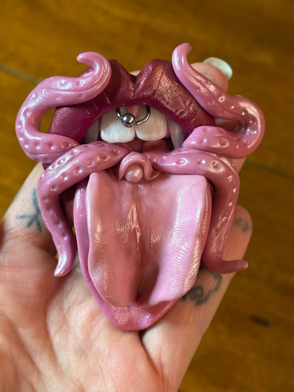 Statuette: Sofie’s World Pussy Eater Magnet – Nuovo (secondo la descrizione) da Erlinsbach SO venduto da sofieee
