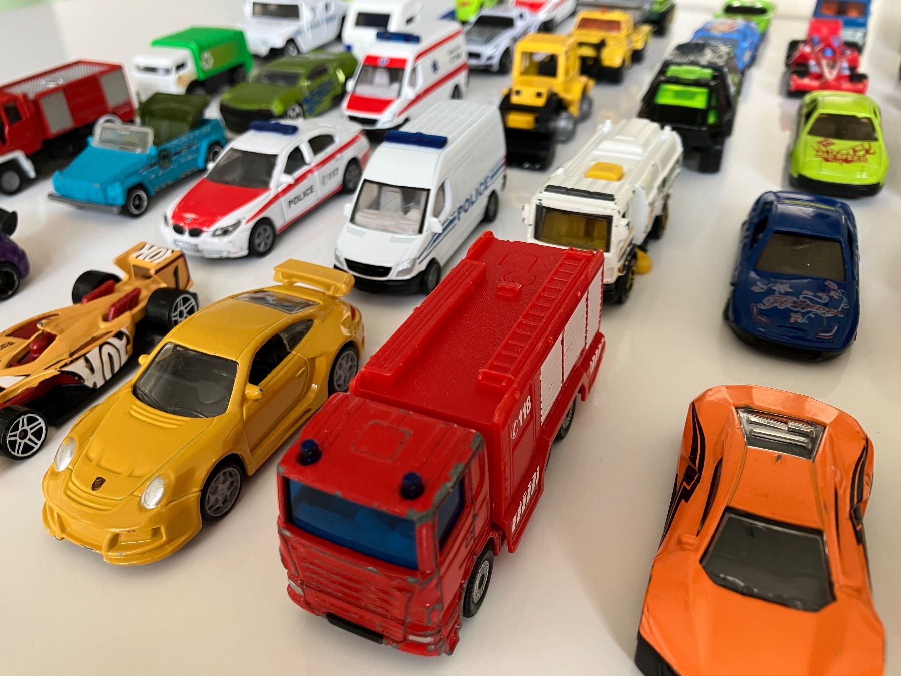 Modellini d'auto: 45 Spielzeug Autos – Usato da Agarone venduto da ciaojoel 6
