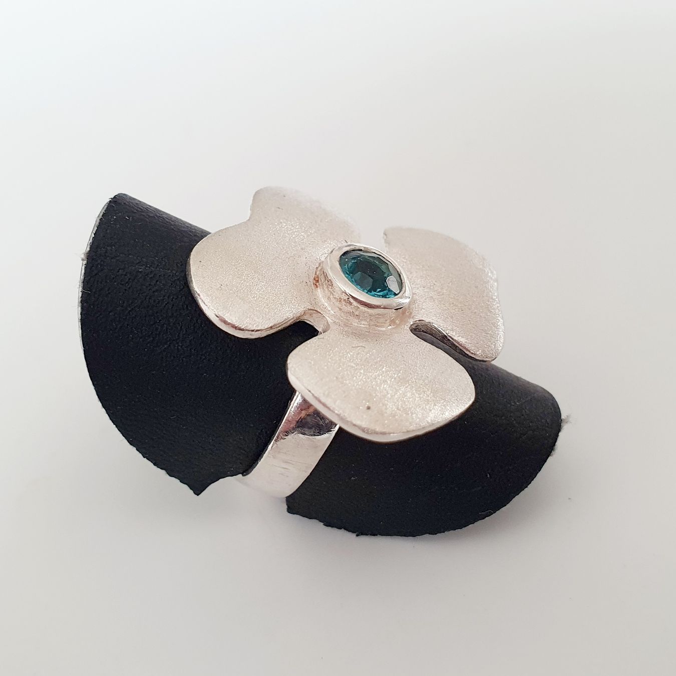 Anelli: Silber Ring 925  Blumenring mit blauem Stein Gr 15,9 mm – Usato da Kreuzlingen venduto da Wunderkiste123 2