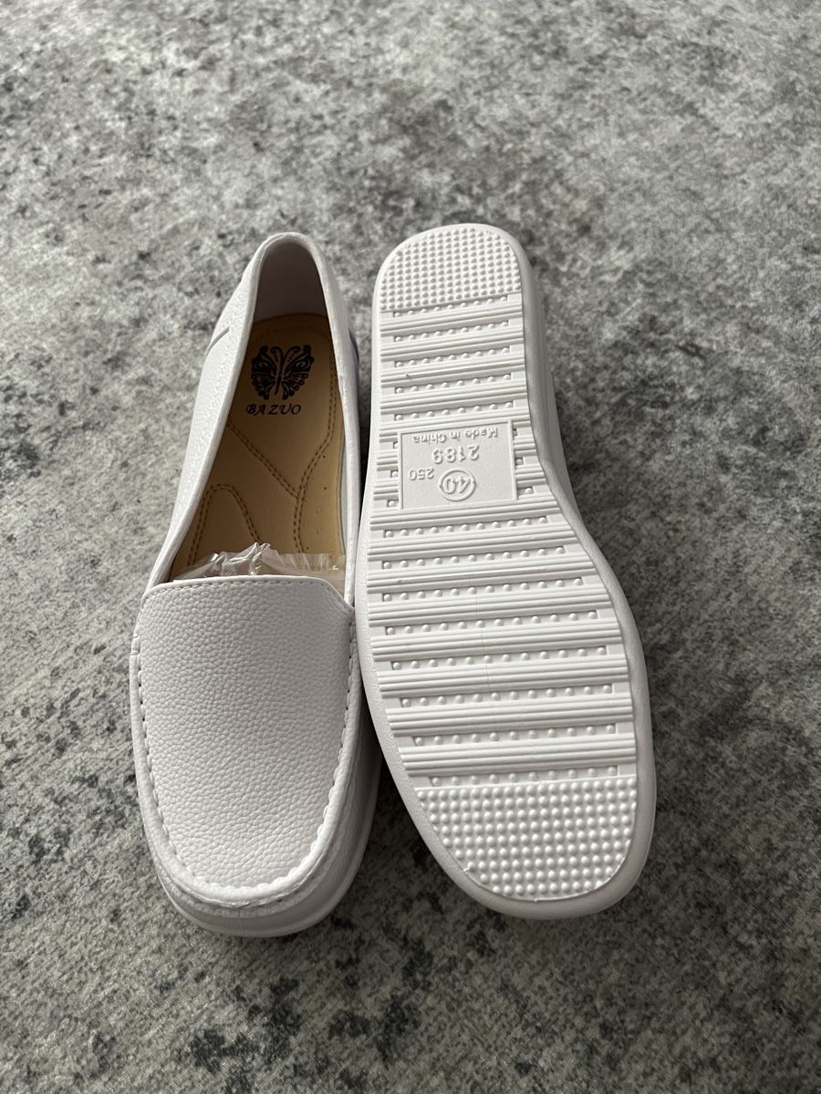 Scarpe da donna: Weisse Sommerschuhe Gr. 40 Neu – Nuovo e nell'imballaggio originale da Siebnen venduto da toshi123 2