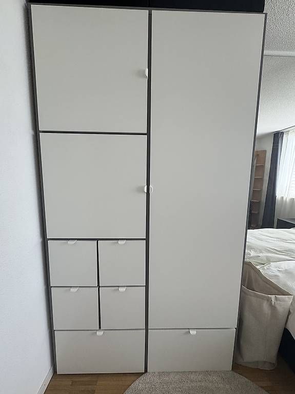 Ikea Armadi: IKEA Visthus Kleiderschrank Grau/Weiss – Usato da Solothurn venduto da Niyzuh
