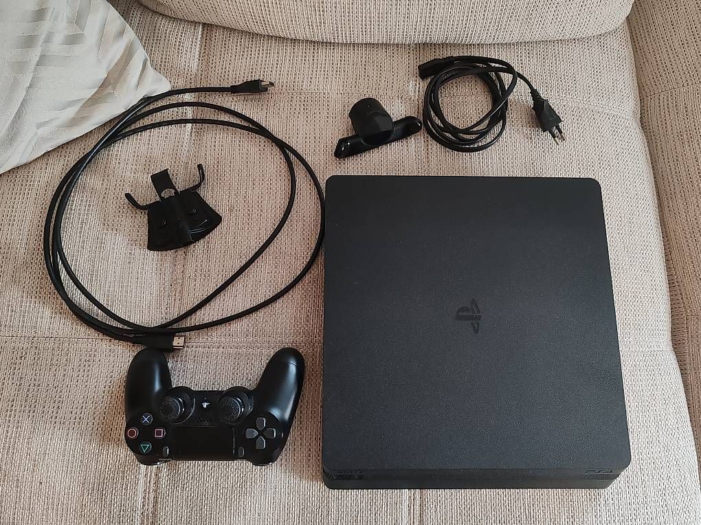 Consoles: Play station 4 slim – D'occasion à Luzern par rao_bpv8 1