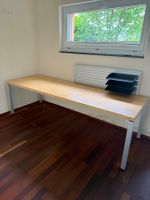 Massgefertigter Bürotisch Bard AG Bambus/Alu