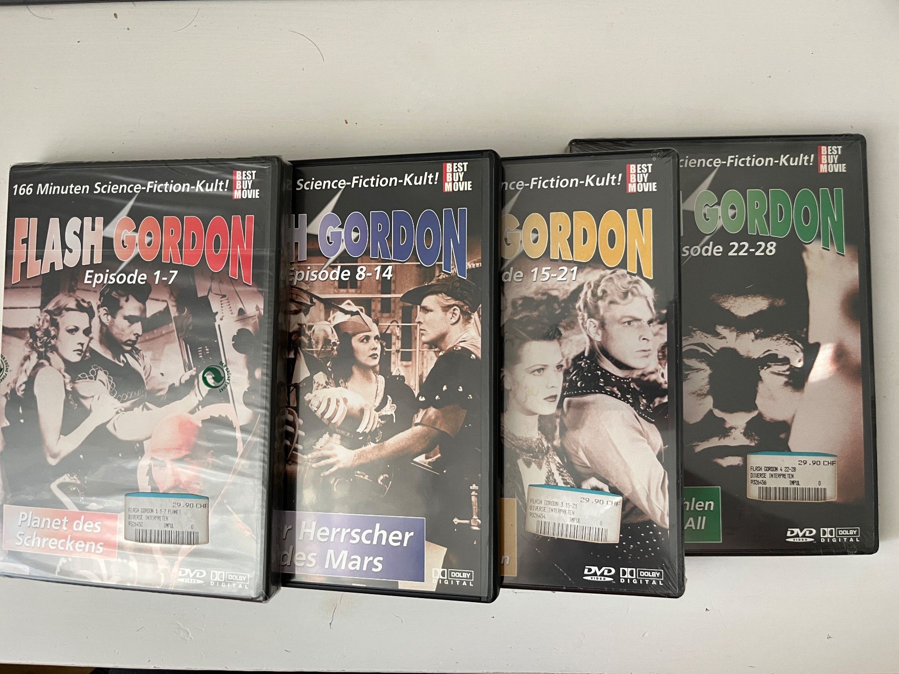 Tous les DVDs: Serie Flash Gordon DVD-Box, Kult-Sci-Fi – Neuf (Voir description) à Sierre par black.box