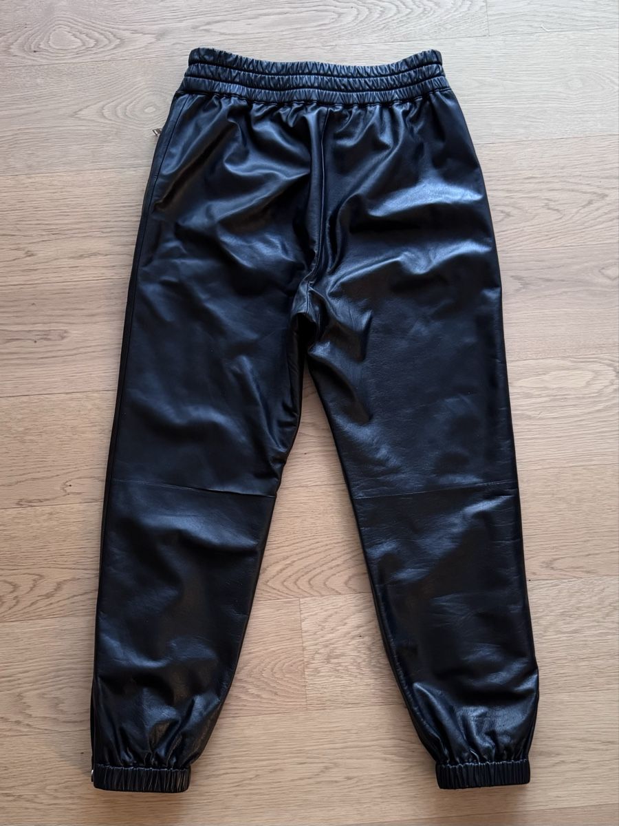Alexander Mcqueen Pantaloni: Alexander McQueen leather pants, size IT 42 – Usato da Zürich venduto da ImaShela 4