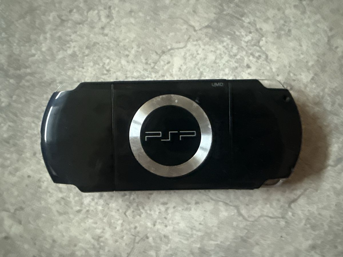 Sony Console: Psp 2004 et 3004 – Usato da Fribourg venduto da dio_79ds 2