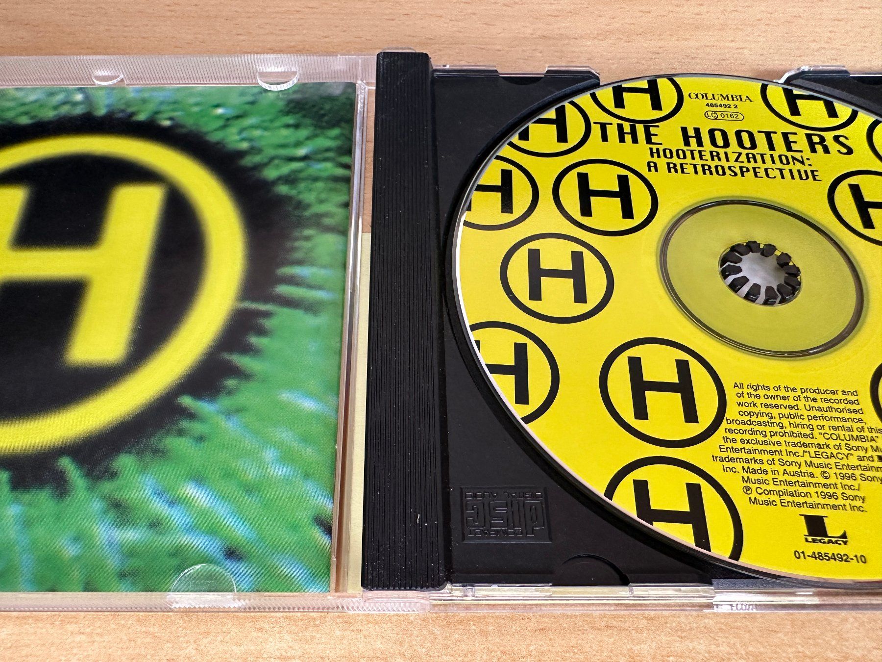 CDs: The Hooters – Hooterization: A Retrospective – Gebraucht aus Rikon im Tösstal von Alpenmutz 2