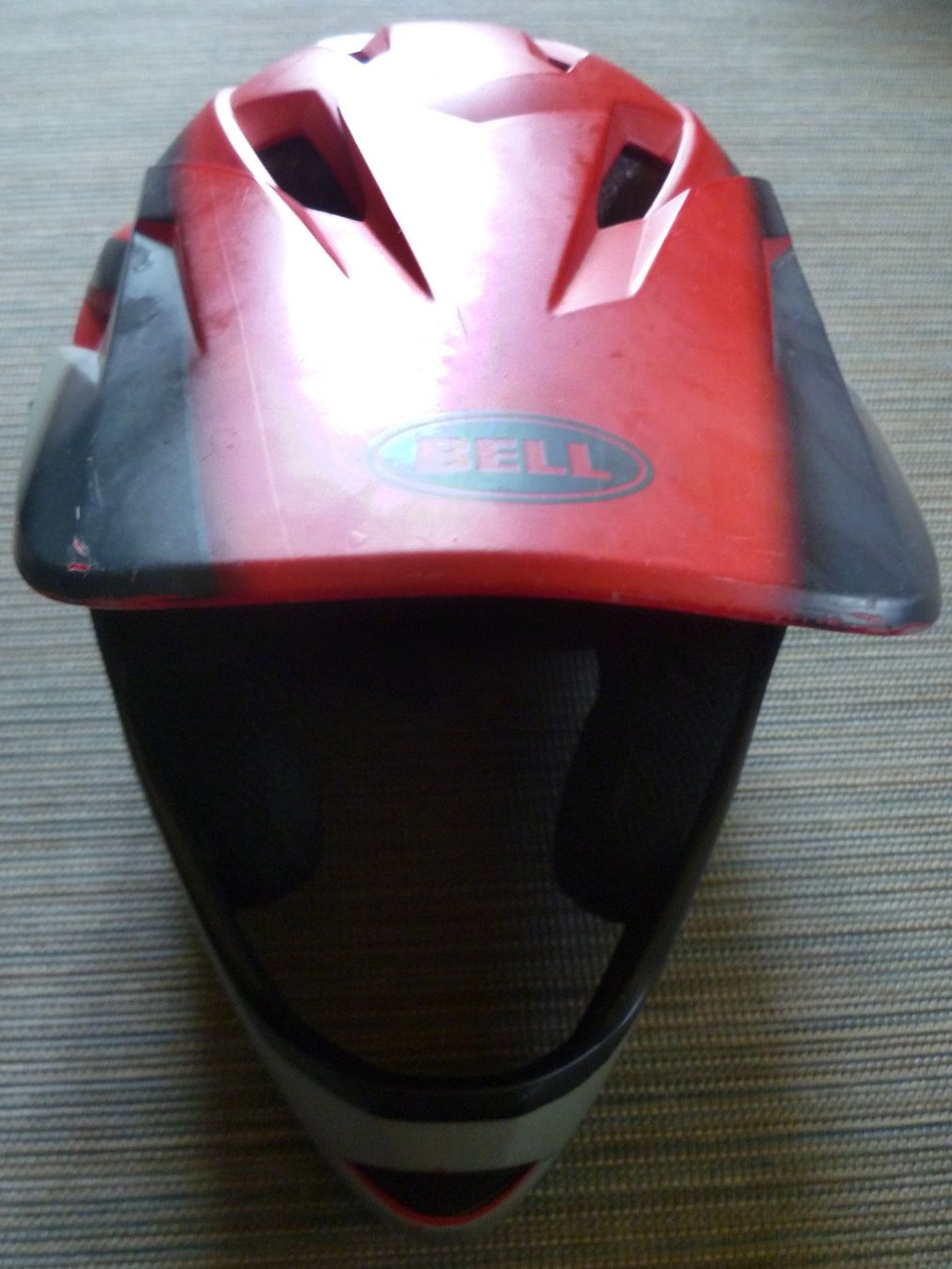 Uvex Caschi: Fahrradhelm Bell Sanction - rot / grau – Usato da Aarau venduto da Rdodger 2