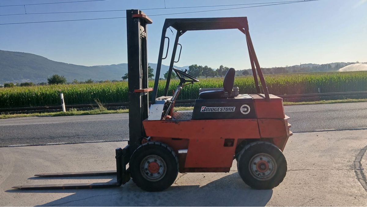 Linde Carrelli elevatori e a forche: Linde Stapler  Diesel H 25 – Usato da Niederbipp venduto da baggerch