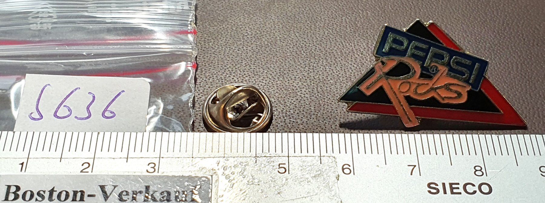 Placchette & Badge: S636 - Pin Pepsi Cola  Rocks – Usato da Reinach BL venduto da Boston-Verkauf 1
