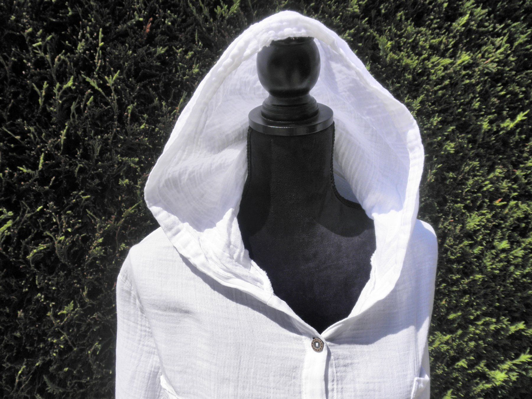 Blusen: Bluse mit Kapuze Weiss – Gebraucht aus Buttwil von Engelhaar 1