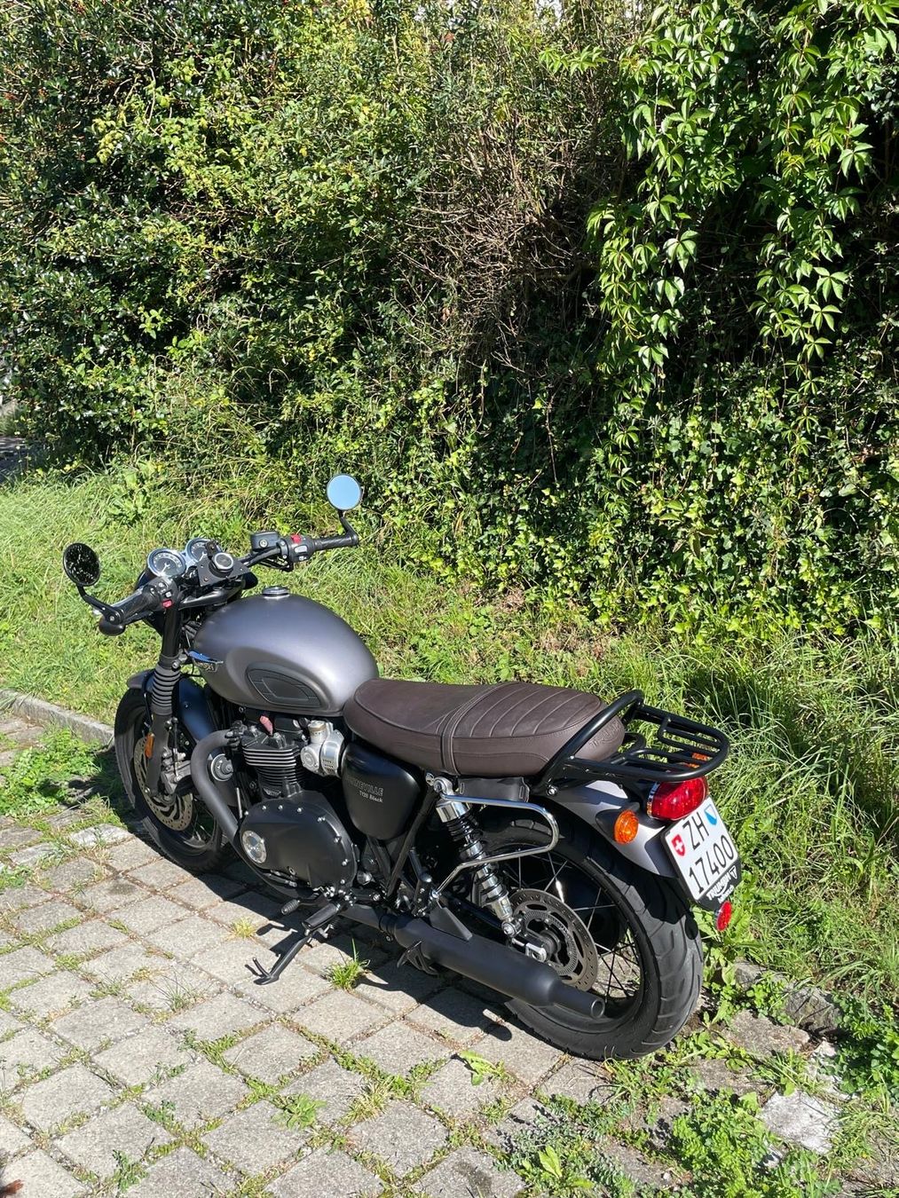 Triumph Strasse: Triumph Bonneville T120 Black – Gebraucht aus Hombrechtikon von mae_7rrz 3