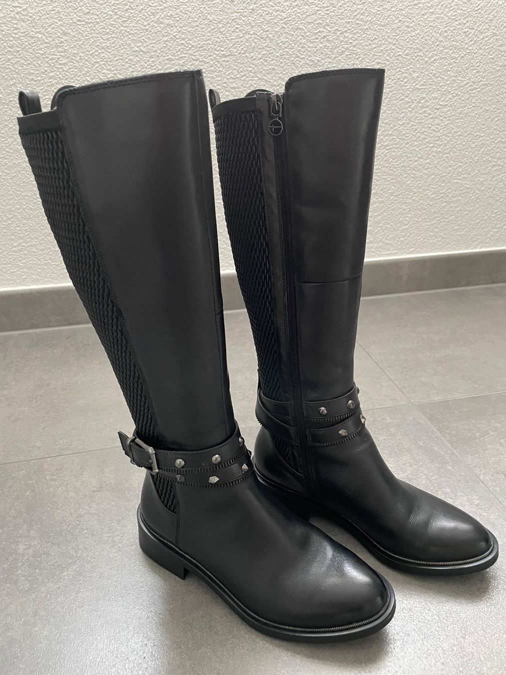 Tamaris Scarpe da donna: Tamaris Stiefel, Leder schwarz, Grösse 37 – Nuovo (secondo la descrizione) da Neftenbach venduto da RIB123456