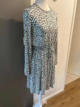 Langarmkleid weiss und Muster von Broadway Collection  Gr.XS