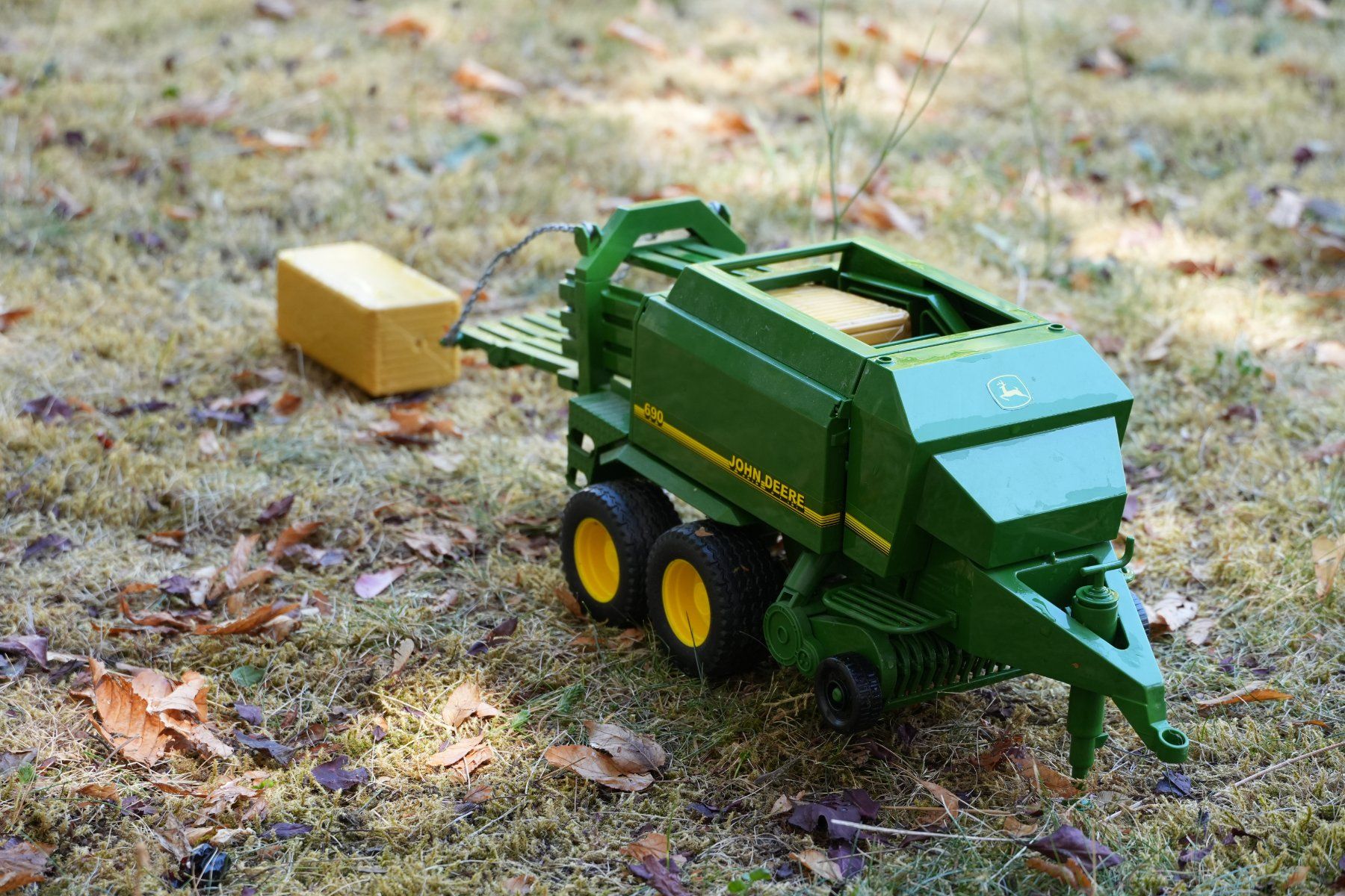 Bruder Spielzeuge: Bruder John Deere Ballenpresse – Gebraucht aus Murten von K.Luethi