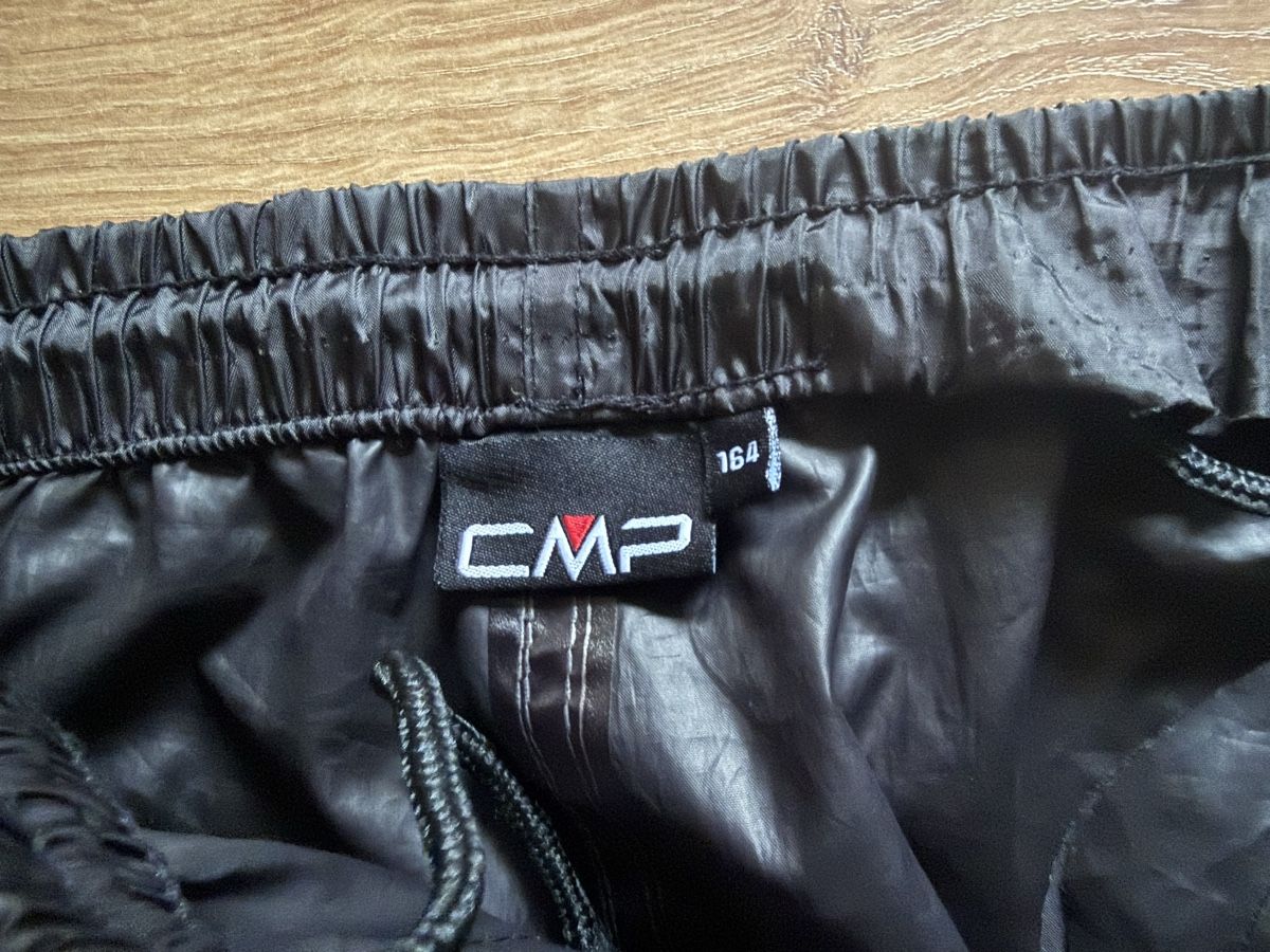CMP Pantalons: Regenhose Grösse 164 – D'occasion à Kefikon ZH par Haligali81 2