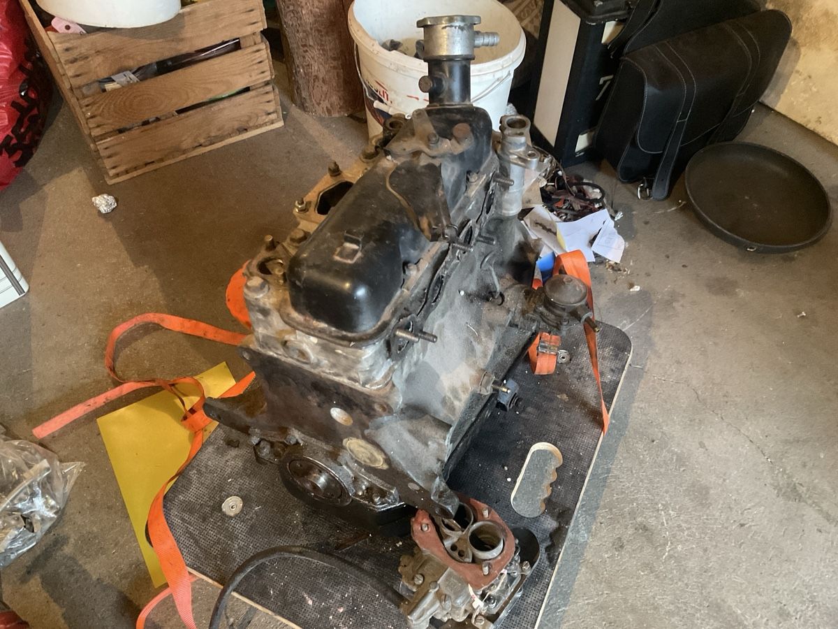 Seat Motoren: SEAT 600D Motor mit WEBER Vergaser und Luftfilter – Defekt aus Winterthur von ValentinLupp 1