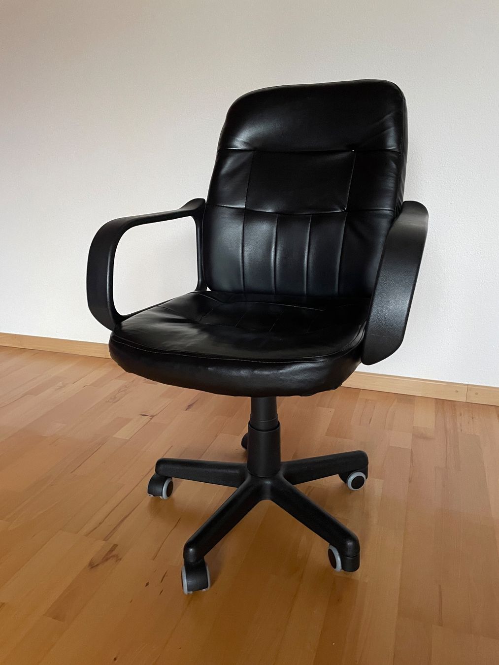 Bureaux: SCHREIBTISCH / KORPUS – D'occasion à Geuensee par naruka 1