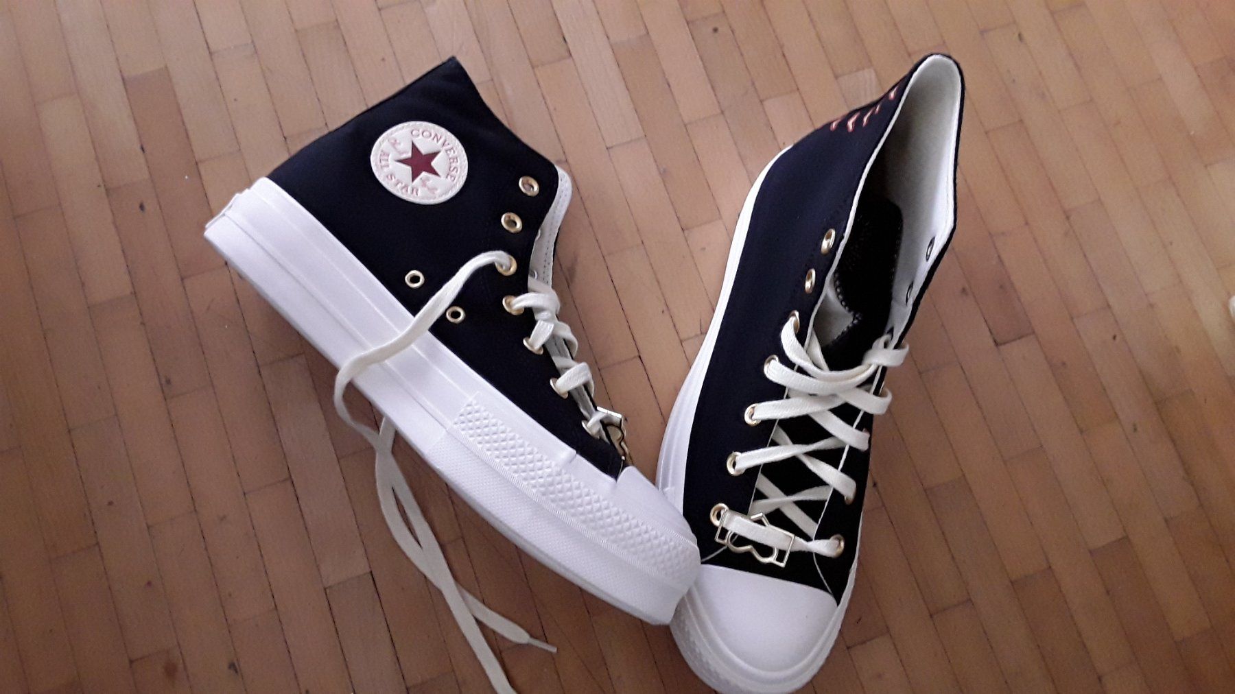 Damenschuhe: Neu converse all star chuck taylor gr 41 – Neu und originalverpackt aus Dagmersellen von L.Ga. 1