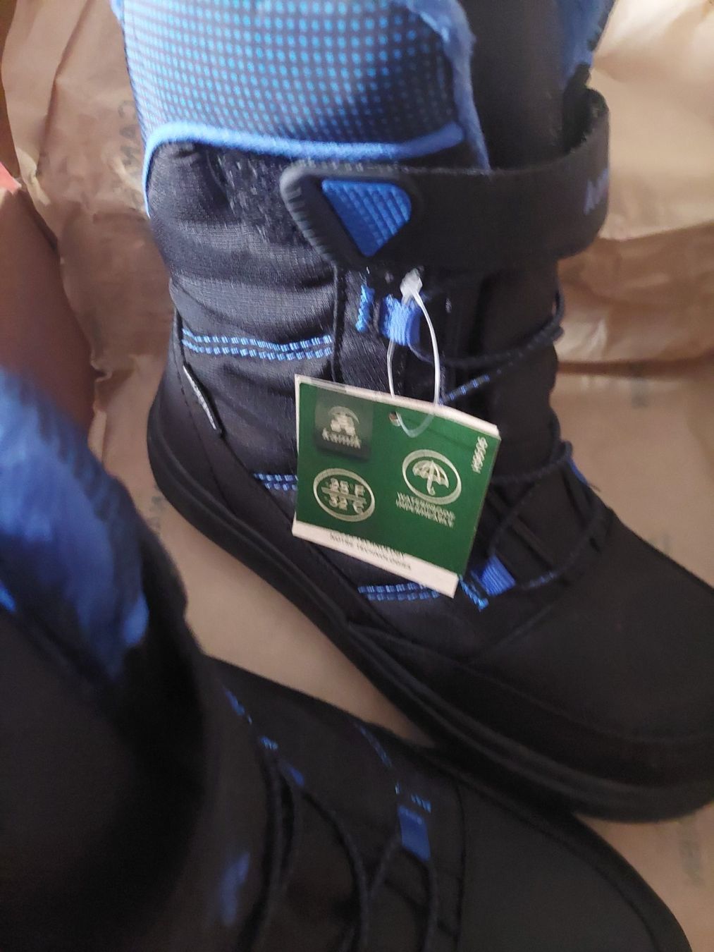 Kamik Scarpe per ragazzi: Kamik Winterstiefel Schwarz/Blau Grösse 35 – Usato da Beckenried venduto da Havacola 2