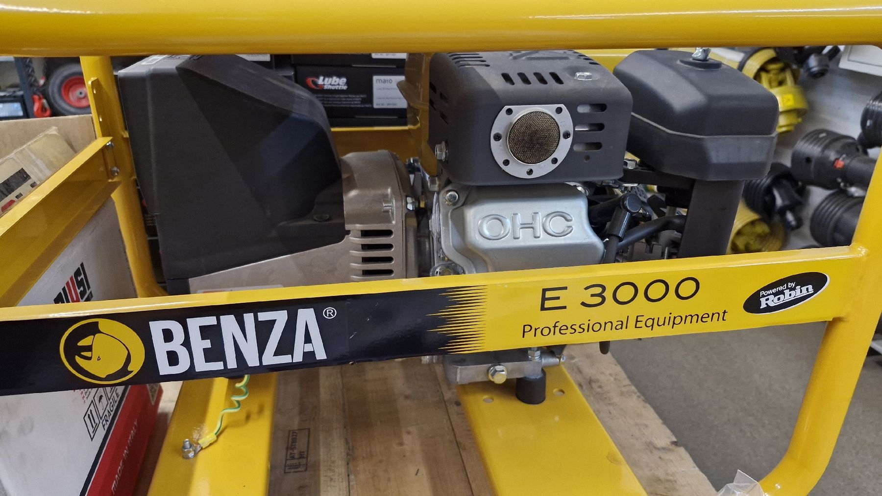 Generatori di corrente: Benzin Generator – Nuovo (secondo la descrizione) da Leuzigen venduto da Huski701