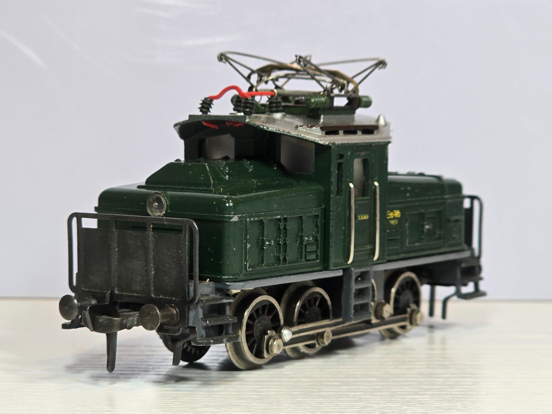 Fleischmann Trains électriques: Fleischmann, 1330, SBB, Ee 3/3 1330, grün, Guss, – D'occasion à Kloten par Nicola2 5