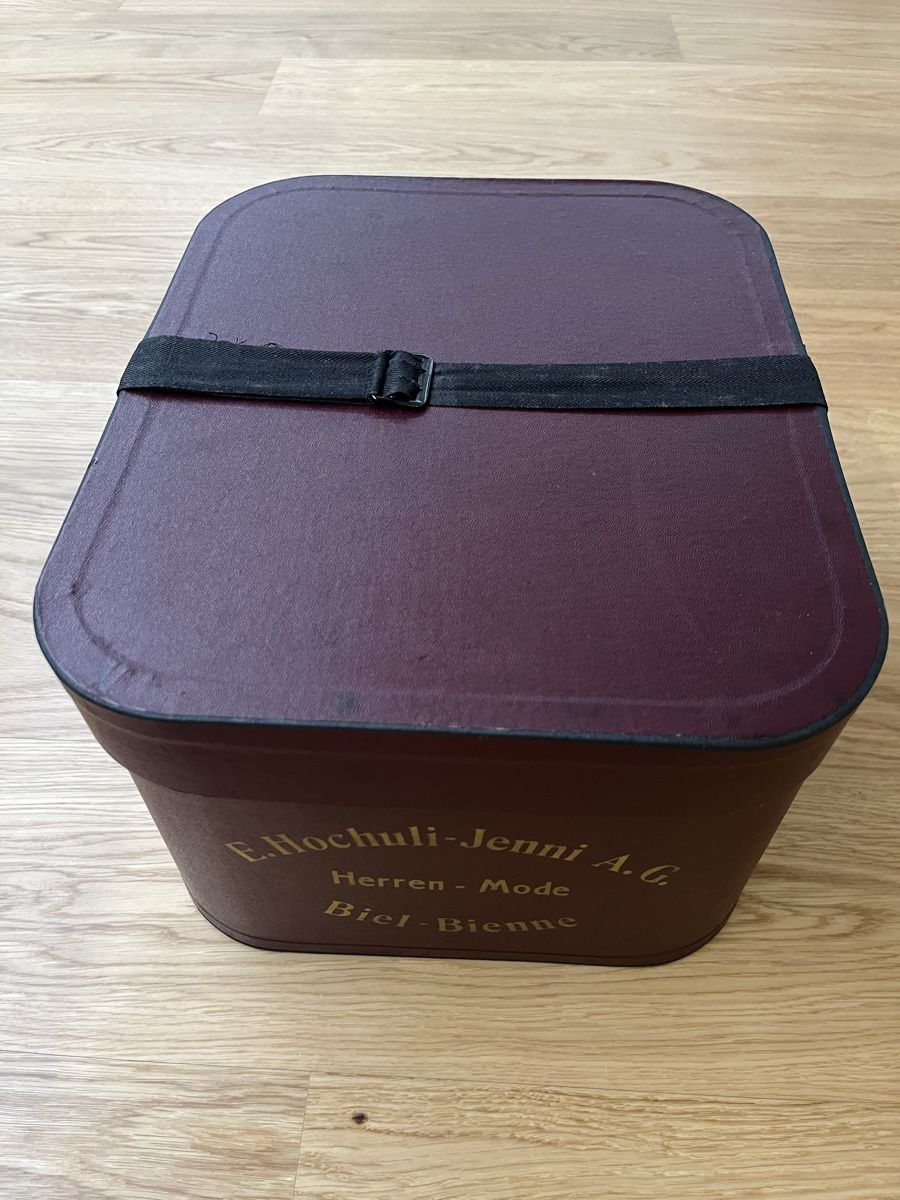 Copricapi, berretti & cappellini: Zylinder Hut mit Box – Usato da Dotzigen venduto da han_hv5v 7
