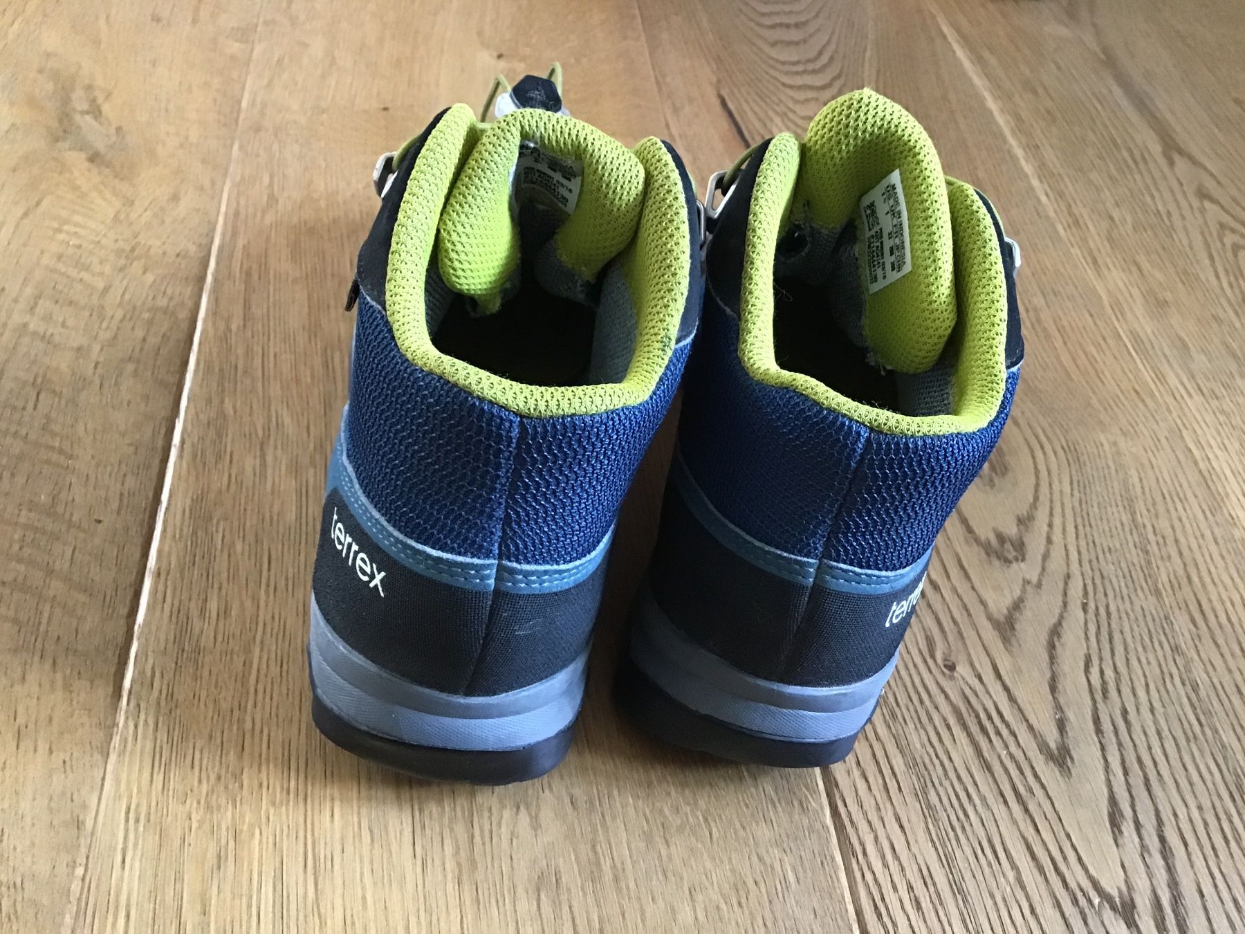 Adidas Scarpe per ragazzi: Adidas Terrex Wanderschuhe Gore-Tex – Usato da Rotkreuz venduto da GerberaSpider08 1