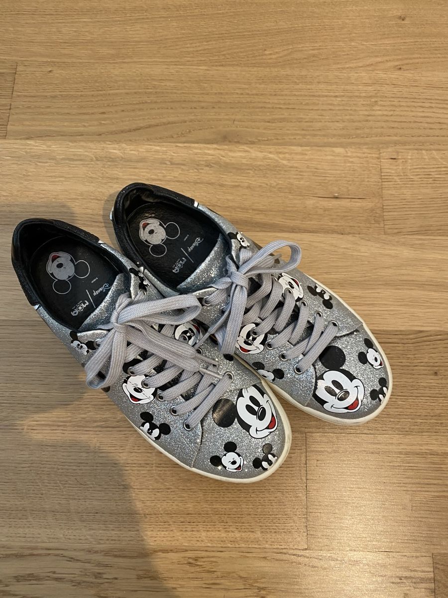 Scarpe da donna: Disney x MOA Mickey Mouse Sneaker, neuwertig, Grösse 40 – Nuovo (secondo la descrizione) da Allschwil venduto da Stini 3