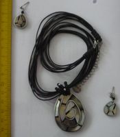 Kette mit Ohrringen