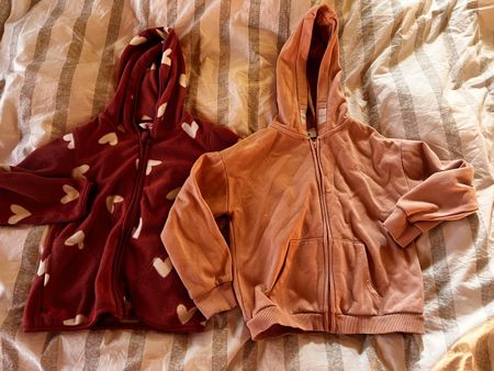 2 Kapuzenjacken Mädchen (Fleece- &Baumwolljäckli)