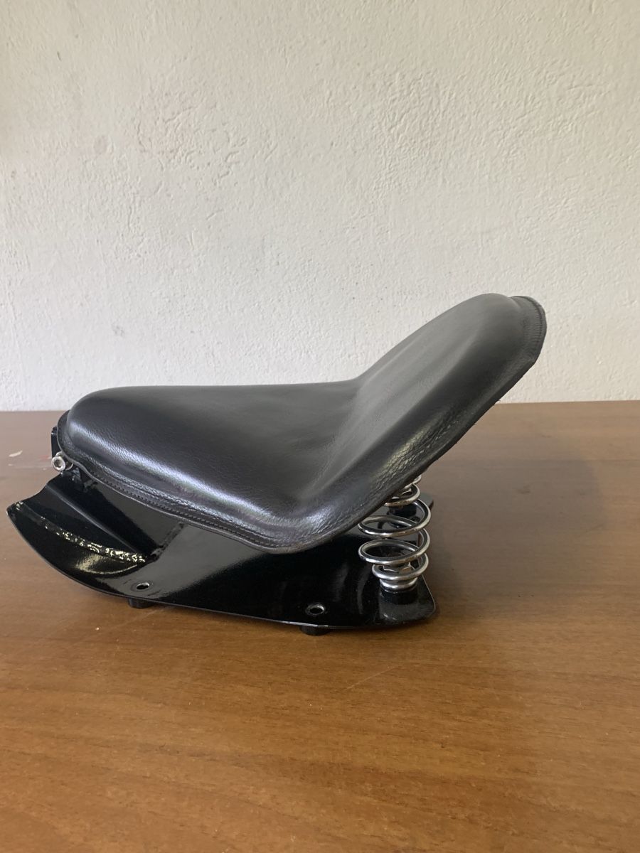 Harley-Davidson Tutti i ricambio per moto: Vendo sella in cuoio springer – Usato da Rancate venduto da mic_7bfw
