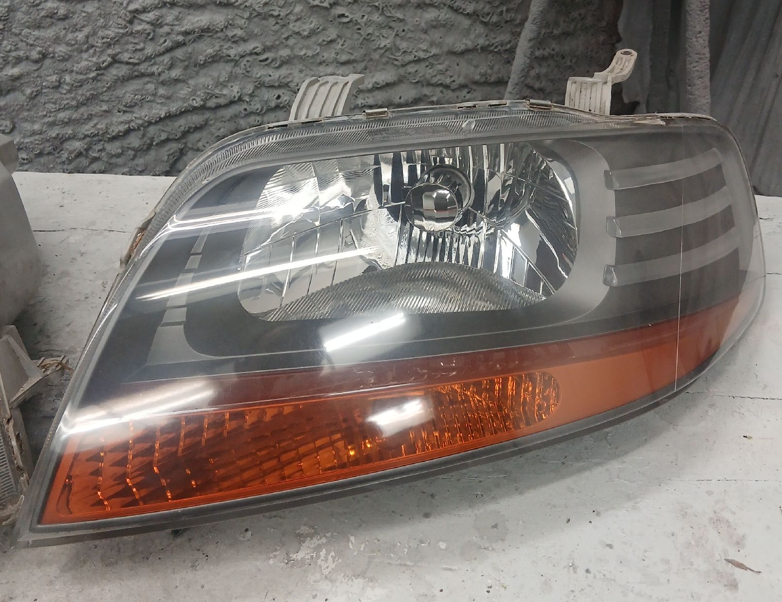 Chevrolet Fari: Phares Chevrolet Kalos – Usato da la heutte venduto da Auto-stock 1