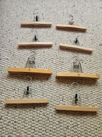 12 Hosenkleiderbügel aus Holz gebraucht guter Zustand