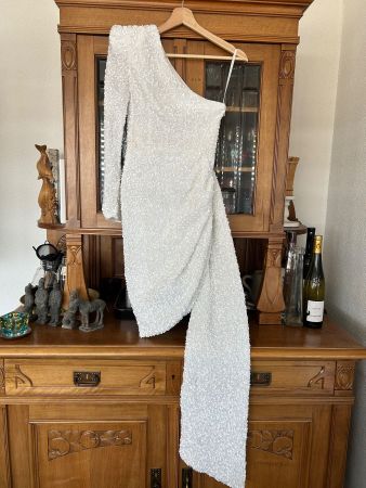 Pailetten Kleid mit Schleppe