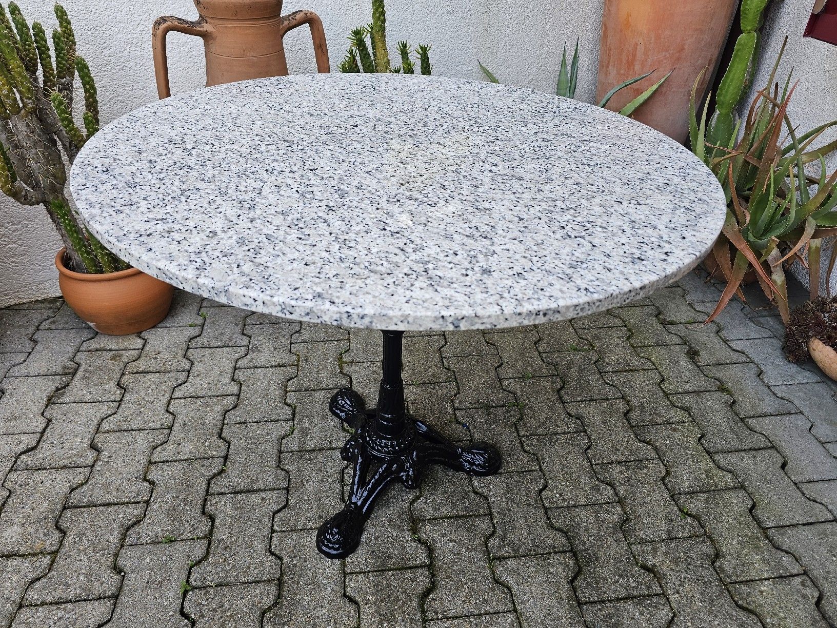 Tavoli: Granittisch Gartentisch Bistrotisch – Usato da Villnachern venduto da hasta08 8