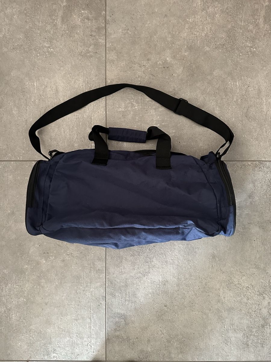 Borse: Borsa sportiva Levi's blu/rossa – Usato da Losone venduto da niv_8vwx 4