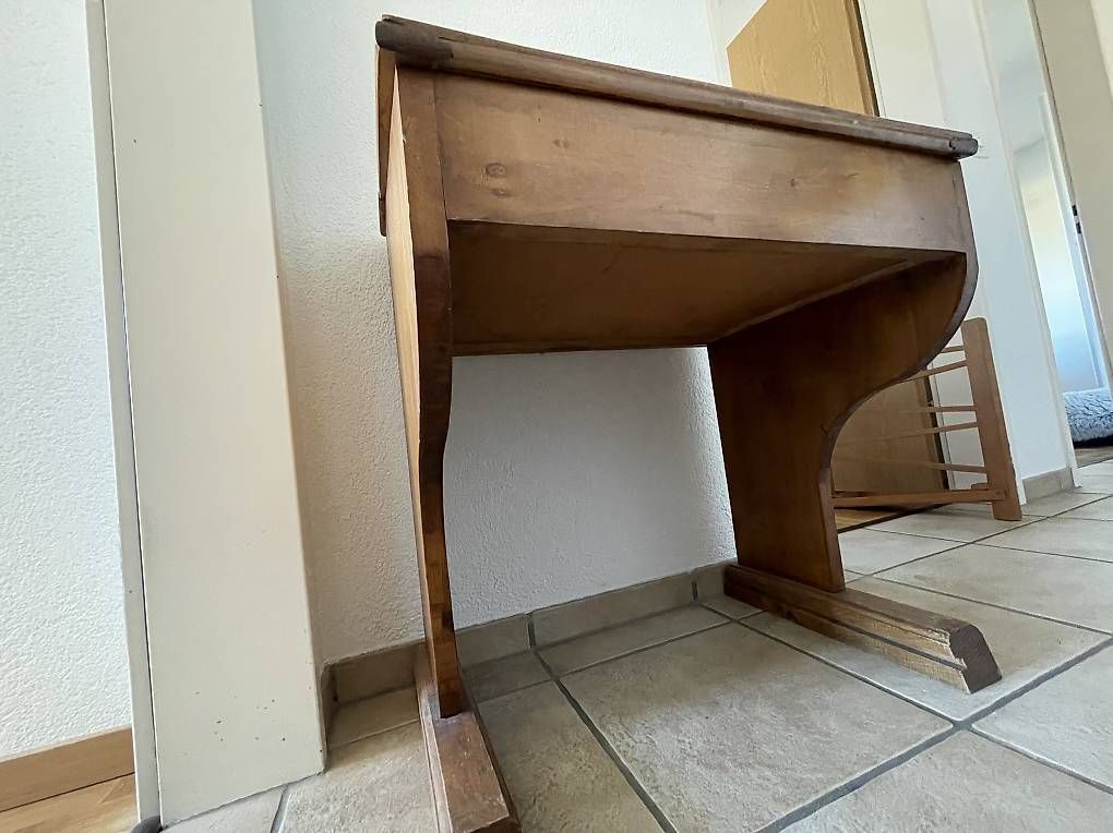 Scrivanie: Altes Schulpult – Usato da Fraubrunnen venduto da _Bubu_ 3