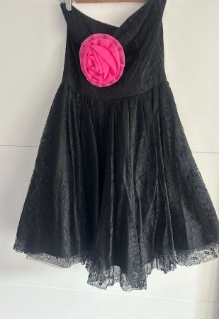Denny Rose Spitzenkleid, Grösse S, Top Zustand!