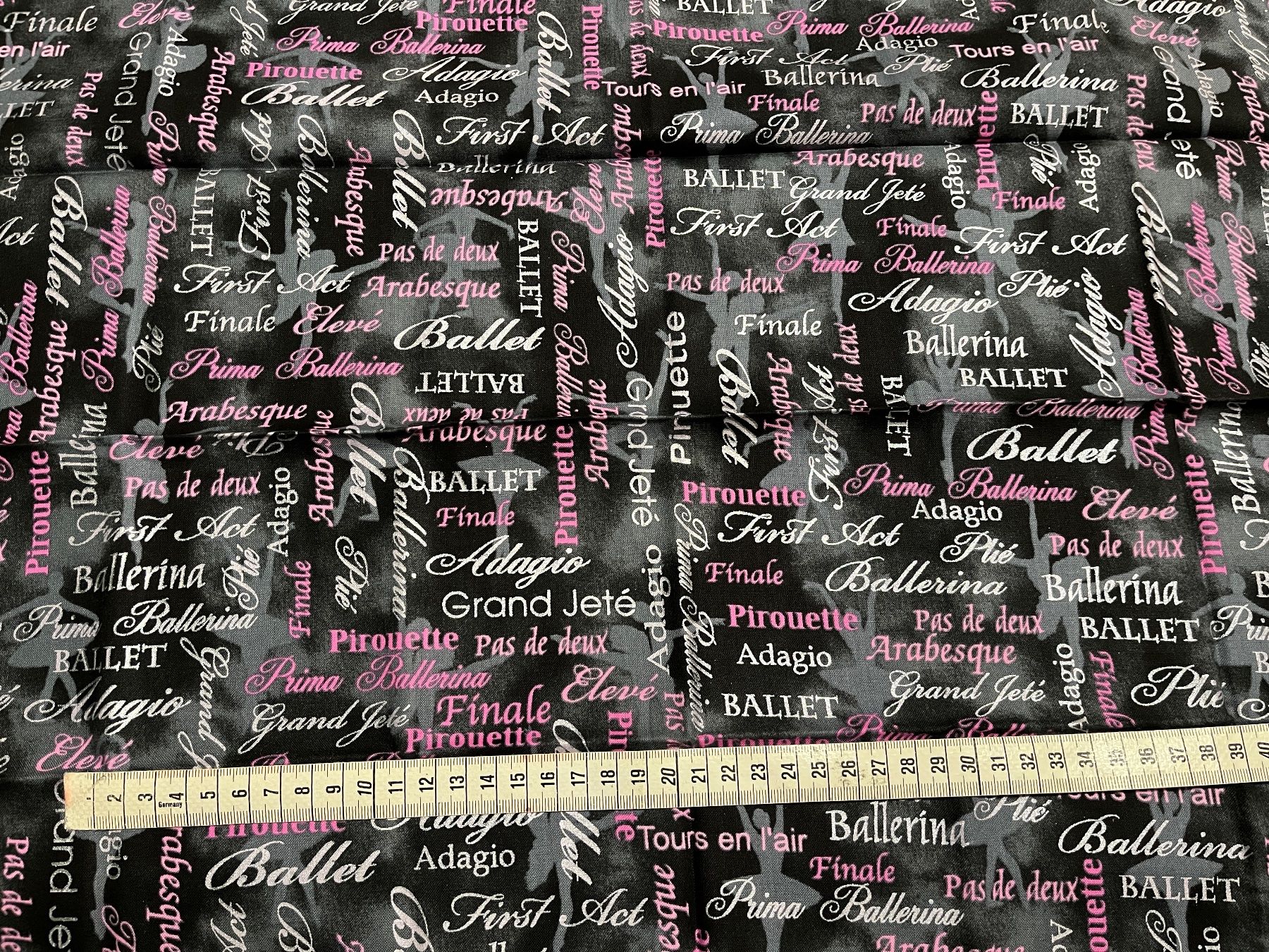 Tessuti: Patchworkstoffe Thema Ballet 6 FQ schwarz-silber-rosa – Nuovo (secondo la descrizione) da Seuzach venduto da KreativmitStoff 1