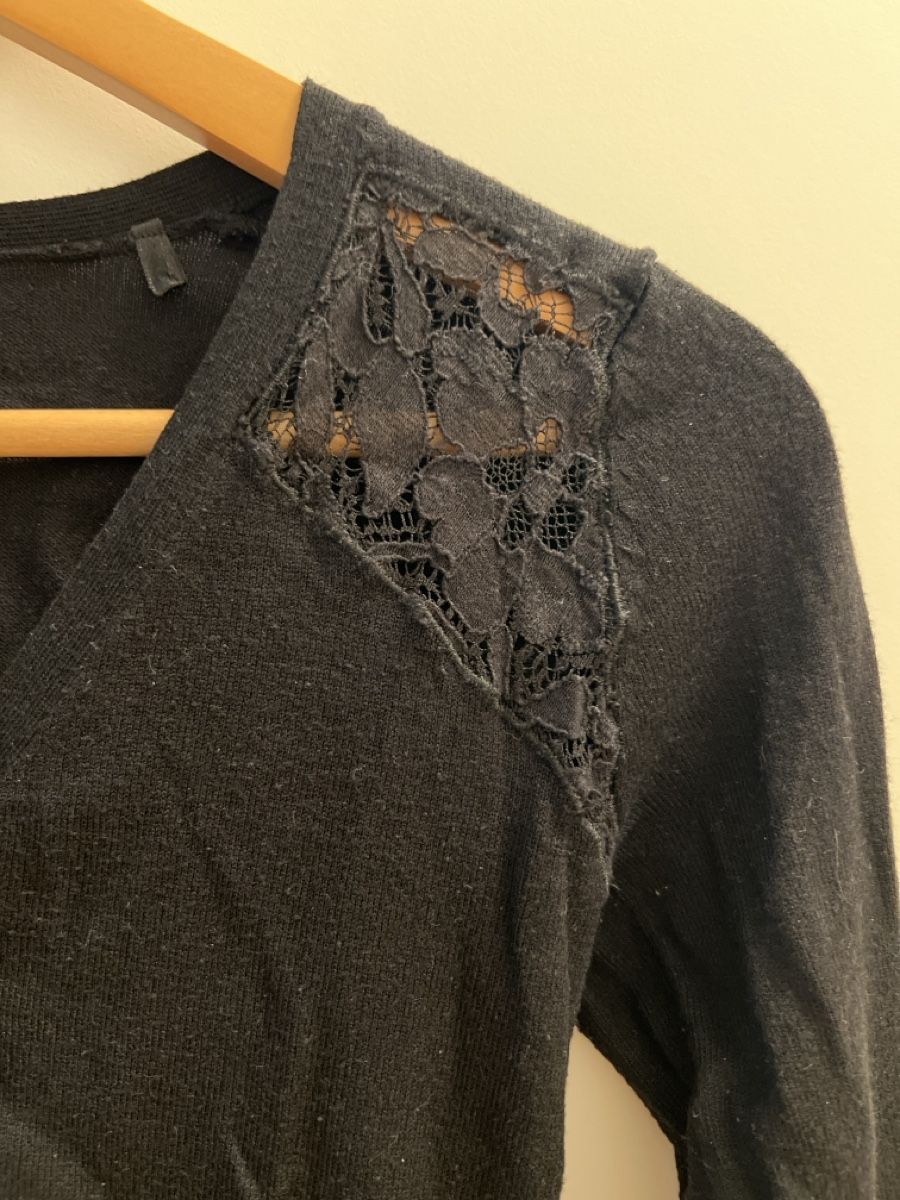 Guess Maglioni & Felpe: Schwarzer Guess-Cardigan mit Spitzendetails – Usato da Zug venduto da volpo0036 1