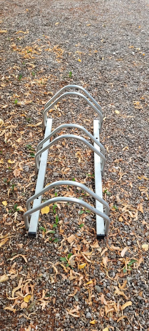 Cavalletti per biciclette: Veloständer – Usato da Schinznach Dorf venduto da Renik 1