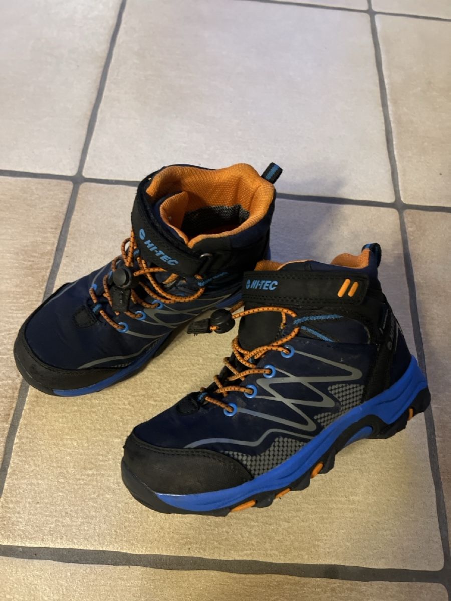Hi-Tec Scarpe per ragazzi: Kinder Hiking shoes 33 – Usato da Bachenbülach venduto da Dana_Ondrasik 2