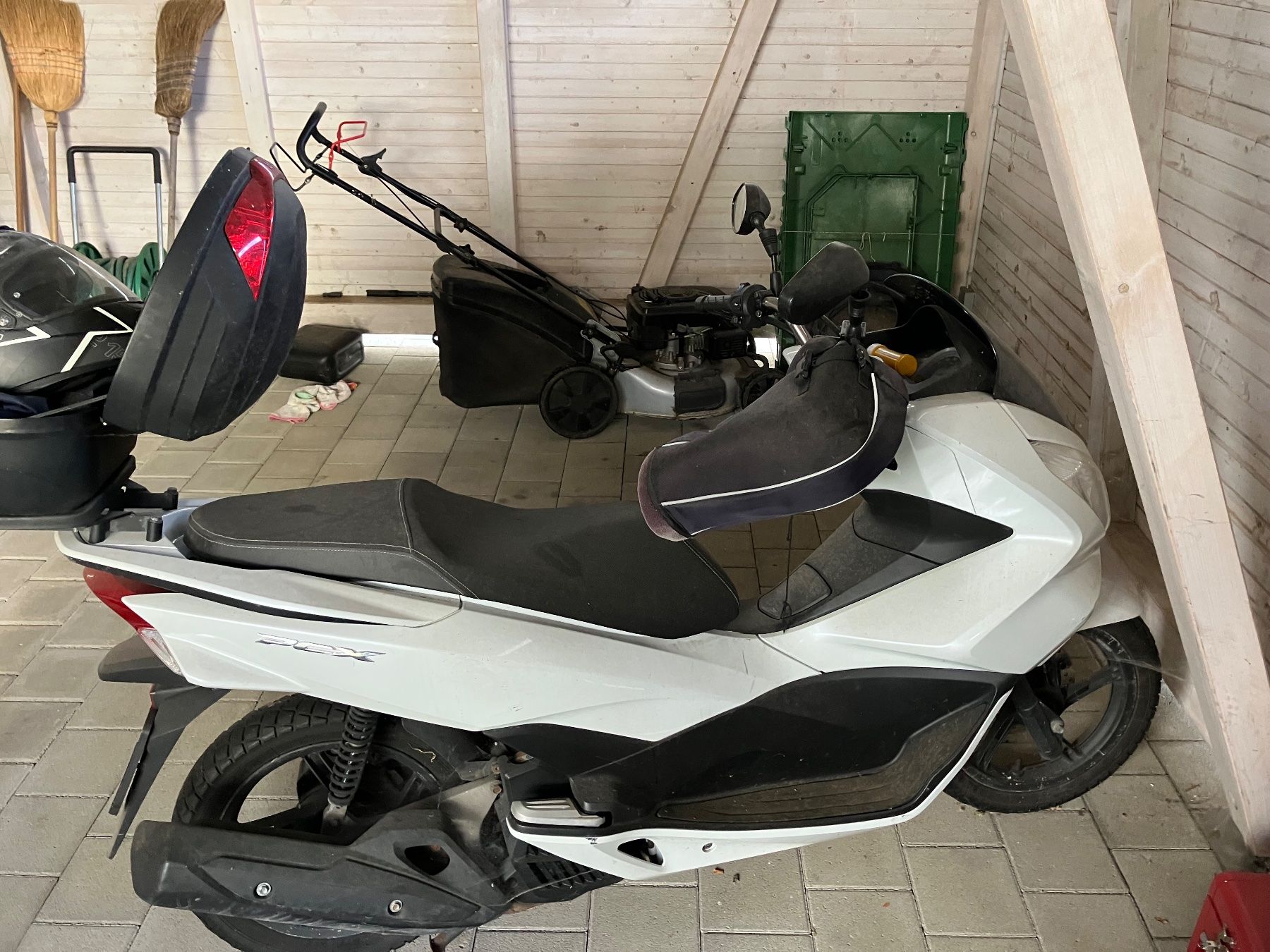 Honda Scooters: Roller Honda PCX 125 – Defekt aus Aarwangen von