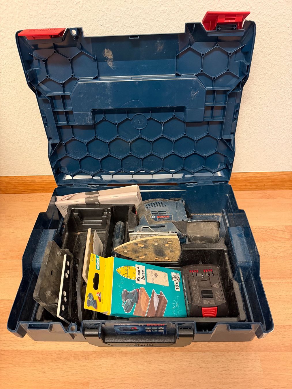 Bosch Smerigliatrici & Lucidatrici: Bosch GSS 18V-10 – Usato da Bubendorf venduto da glitchCat 1