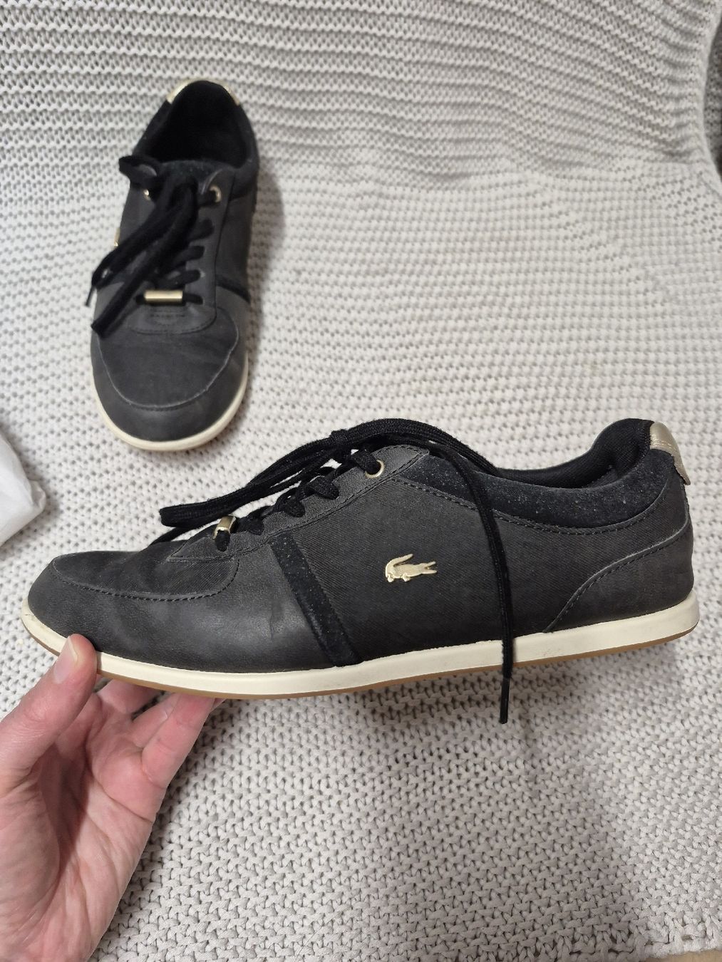 Lacoste Scarpe da donna: Lacoste Sneaker Gr.39, schwarz gold – Usato da Merligen venduto da muss_haben 3