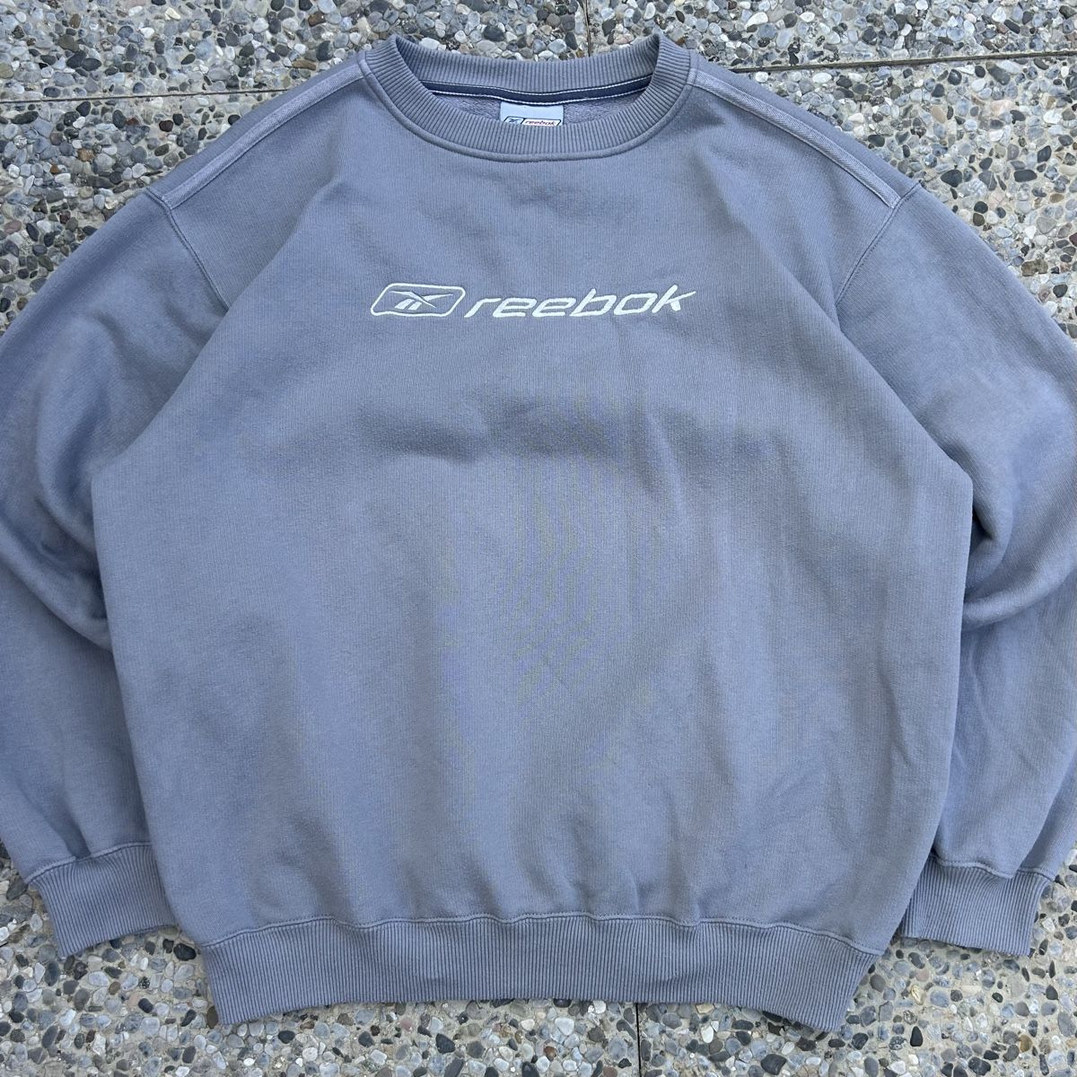 Reebok Pullover & Sweatshirts: Vintage grey Reebok embroidered sweatshirt – Gebraucht aus brent von fukusapes 2