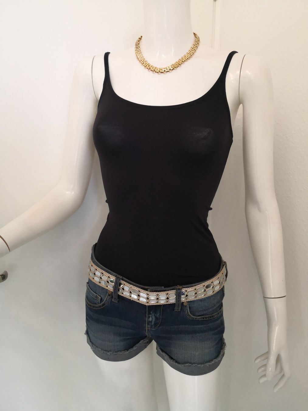 Mango Top: 🤩MANGO TOP SCHWARZ GLÄNZEND – Nuovo (secondo la descrizione) da Olten venduto da Naja-Twins-Twins